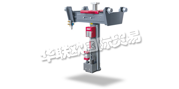 BLITZ于1872年由Matthias Schneider在Schwenningen am Neckar成立，作為精密機械的維修車間。然而，汽車工業(yè)的增長導(dǎo)致對車輛維修工具的需求增加。因此，他們開始生產(chǎn)汽車千斤頂，電動空氣泵和空氣壓縮機。