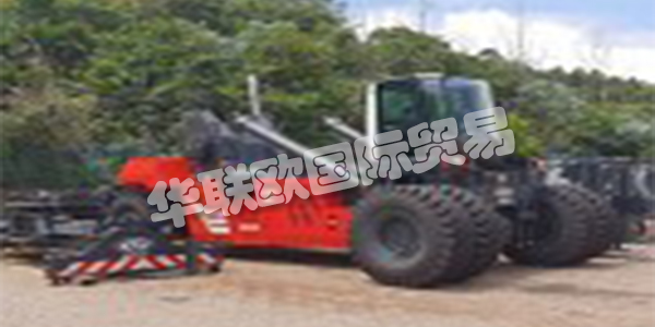 FORKLIFTCENTER BV專業(yè)生產(chǎn)1-60噸的叉車和集裝箱裝卸設(shè)備。在Forkliftcenter，您可以購買，出租和出售叉車。