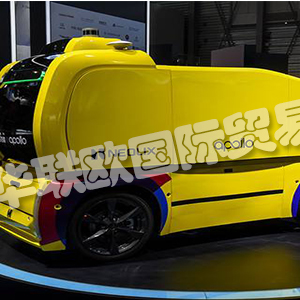 SmartFactoryJapan2019追加智能物流設(shè)備專區(qū)，擴大工廠自動化并吸引物流業(yè)。圖為發(fā)那科對外賓展示其物聯(lián)網(wǎng)體系技術(shù)