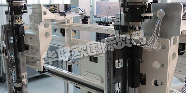 德國(guó)DURR品牌的產(chǎn)品主要有：DURR清洗機(jī),DURR壓縮機(jī)，壓力容器，輸送機(jī)，過(guò)濾板，消音器，密封機(jī)器人等。