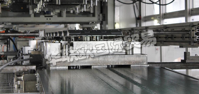 德國HELMERDING公司主要供應(yīng)：德國HELMERDING壓力機(jī),HELMERDING輸送系統(tǒng)，傳輸單元，單柱壓力機(jī)，雙柱壓力機(jī)，矯直機(jī)，開卷機(jī)，印刷機(jī)，卷材進(jìn)料系統(tǒng)等產(chǎn)品。